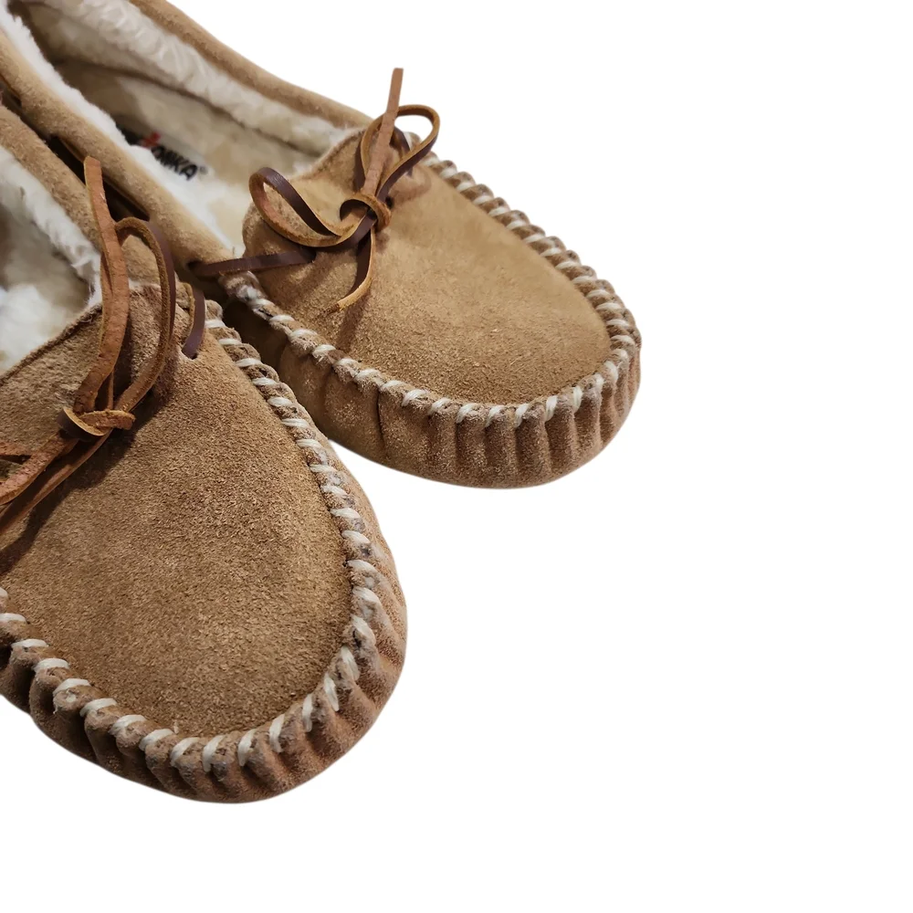 Minnetonka Leather Faux Fur Lined Moccasin Slippers 8 Western Minimalist Cabin - Picture 6 of 8
